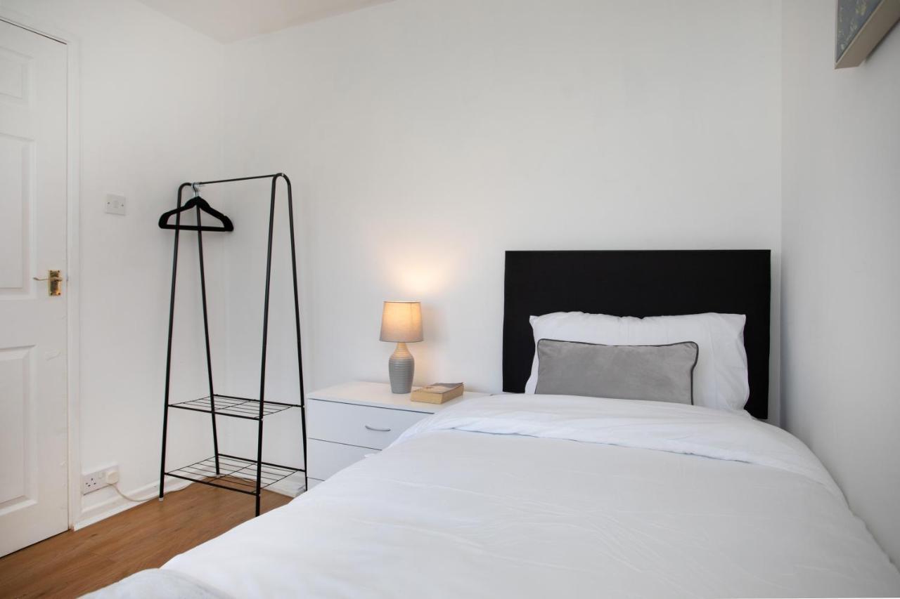 Rawmarsh House, Rotherham For Contractors & Families, Free Parking, High Speed Wifi, Etc Eksteriør bilde